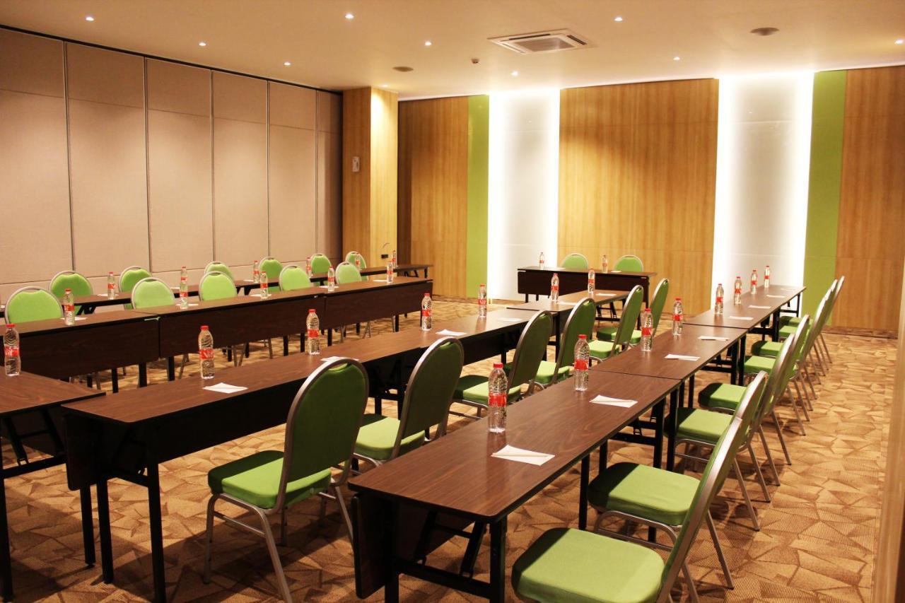 Zest Parang Raja Solo By Swiss-Belhotel International Bonorejo Exterior photo
